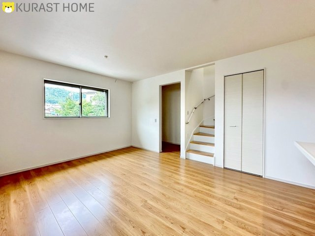 長岡京市奥海印寺太鼓山　新築戸建の居間・リビング