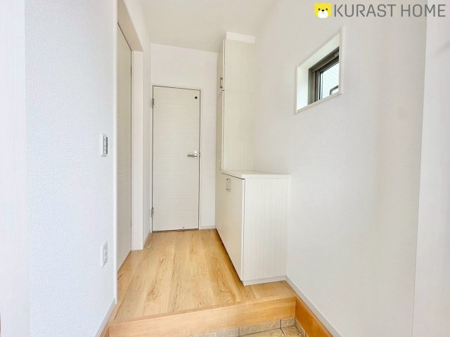 長岡京市奥海印寺太鼓山　新築戸建の玄関