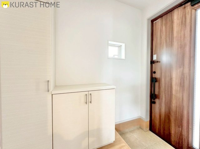 長岡京市奥海印寺太鼓山　新築戸建の玄関