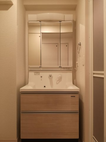 【独立洗面台】 | ベイグランデ | 別号室の写真になります。現況優先。