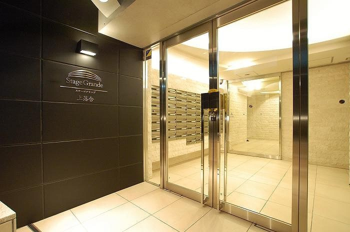 ステージグランデ上落合のエントランス