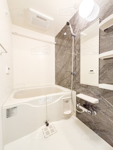 ステラ鳥栖の浴室|追い焚き・浴室乾燥機付きのお風呂です♪