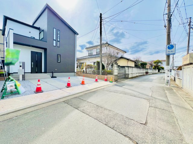 高崎市江木町の前面道路含む現地写真|駐車スペース２台以上可♪車の通りも少なく駐車も楽々♪