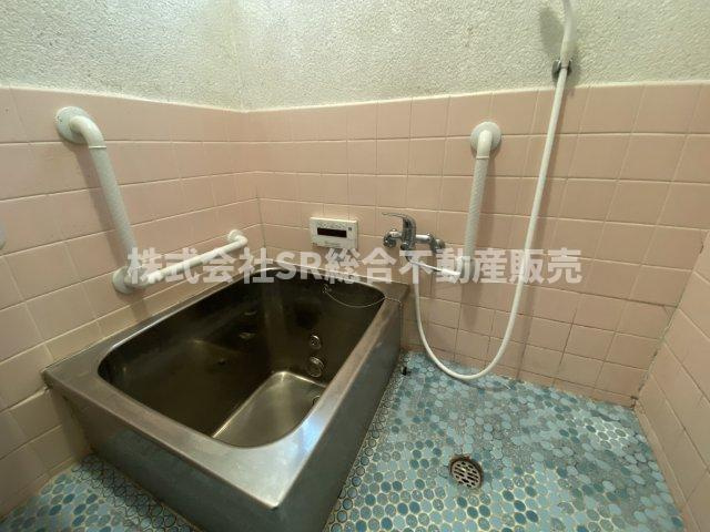 上四条町中古戸建の浴室|お風呂です