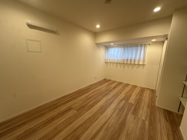 清桜ハイツの洋室