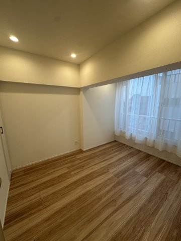 清桜ハイツの洋室