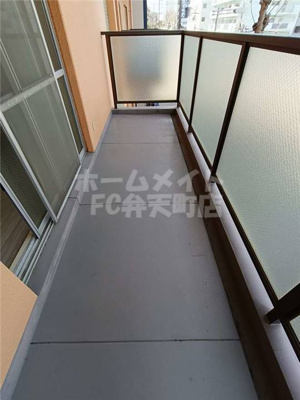 【バルコニー】 | グレース大阪港 | 外からの目が気にならないバルコニーで洗濯物が干せます