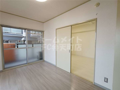 【寝室】 | グレース大阪港 | ゆとりの広さです