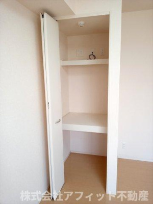 【その他】 | サン・ブランドール | 洋室5.5帖の収納