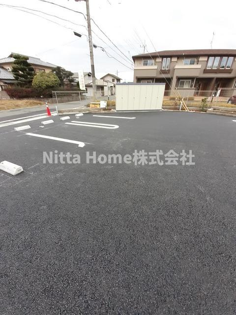 ボン・クールⅢの駐車場|敷地内に駐車場も完備★