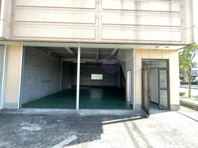 植田南２丁目倉庫付事務所の外観