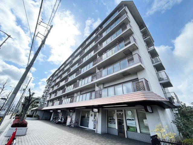 京都ロジュマン島町A棟の外観|総戸数140戸の大規模マンションです。