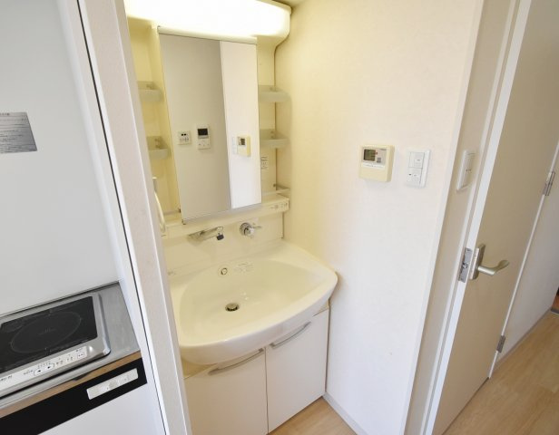 グロース西宮北口の独立洗面台