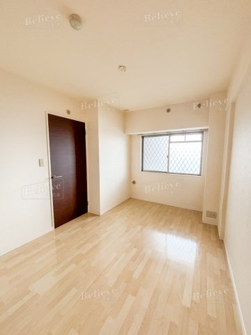 第33上野ビルの寝室|風通しも良い寝室です☆