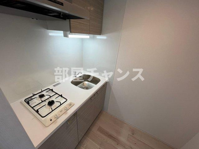 エスリードレジデンス上前津フロントのキッチン|コンパクトなキッチンで掃除もラクラク
