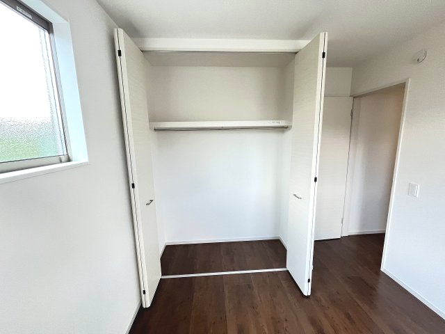 【収納】 | 糟屋郡志免町片峰中央4丁目1期　1号棟（全2棟）【仲介手数料無料・0円】 | 現地写真。