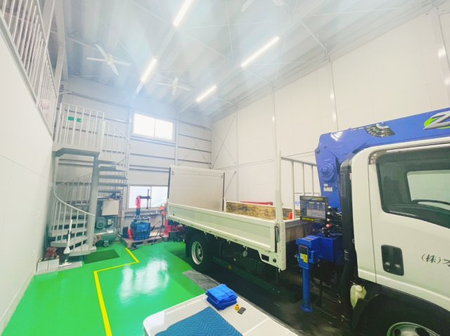 築浅！宇都宮市下栗　倉庫スペース付きコインランドリーの内装