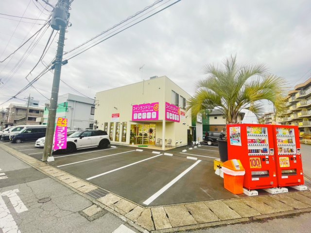 築浅！宇都宮市下栗　倉庫スペース付きコインランドリーの外観