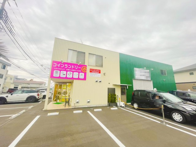 築浅！宇都宮市下栗　倉庫スペース付きコインランドリーの駐車場