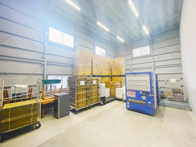 築浅！宇都宮市下栗　倉庫スペース付きコインランドリーの内装