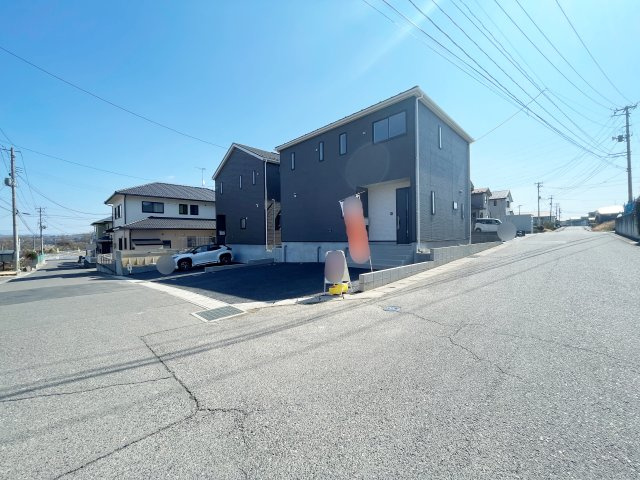 新築戸建・建売　郡山市日和田町第22　Cradle Garden　全2棟の前面道路含む現地写真