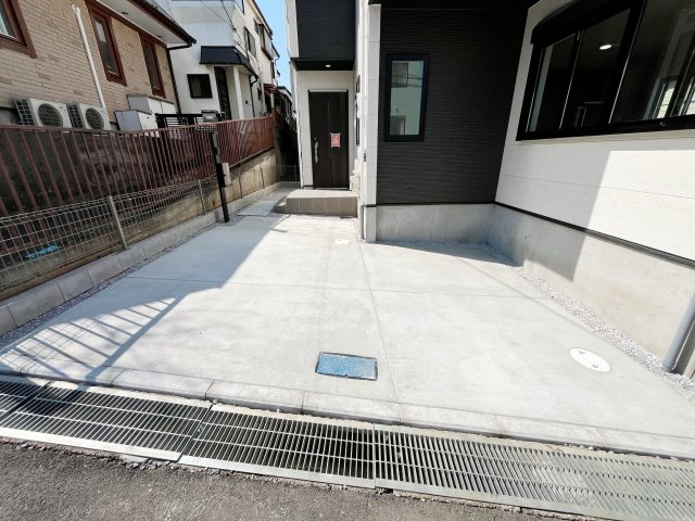 祝　成約済み　八王子市　台町　新築戸建て　６期の駐車場|～仲介手数料無料☆八王子ひなた不動産～　八王子市台町　新築戸建て