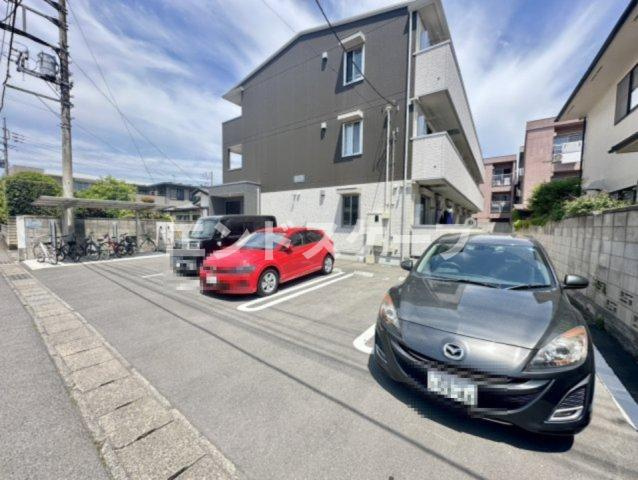 アーバンブリッジの駐車場|高崎、前橋のお部屋探しはエンドスケープまで！お客様の理想お聞かせ下さい♪