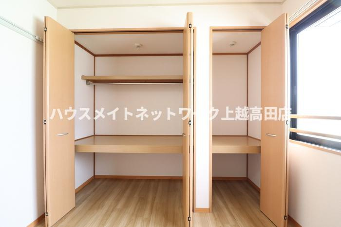 ロイヤルフローリッシュの収納|クローゼット