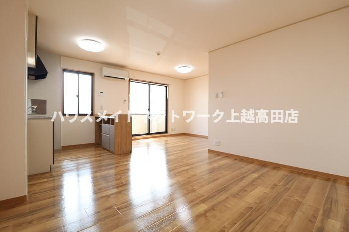 ロイヤルフローリッシュの居間・リビング|ＬＤＫ