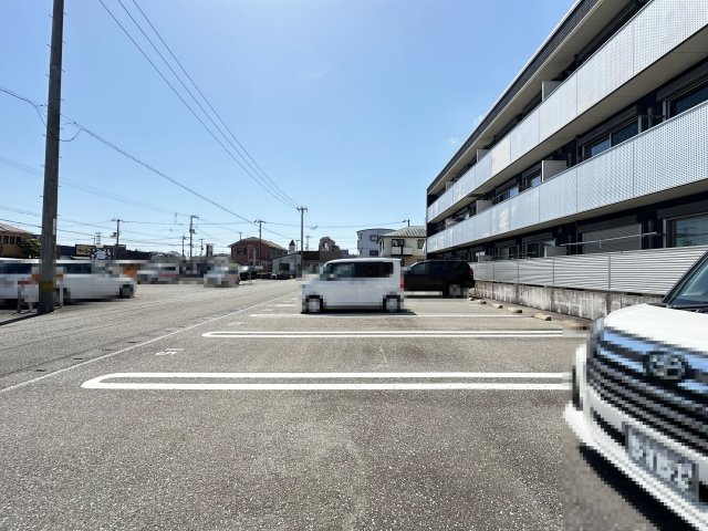 グランマスト高埇の駐車場