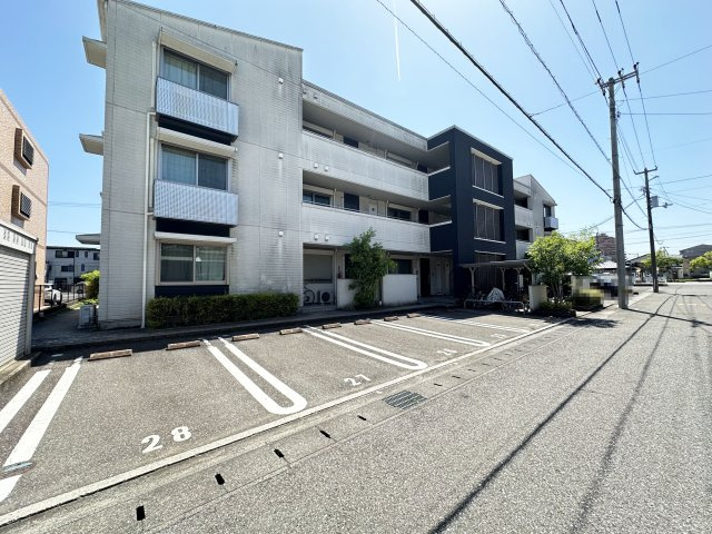 グランマスト高埇の駐車場