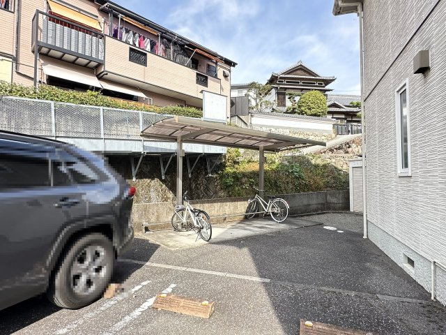 ファルカスⅠ B棟の駐車場