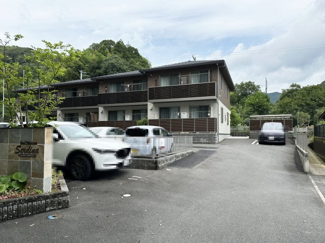 シャーメゾン セルディーナの外観