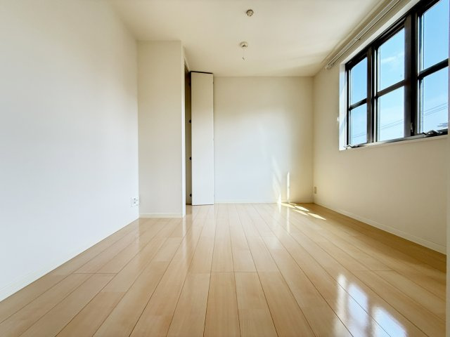 グランマスト杉井流Ⅱ A棟の洋室