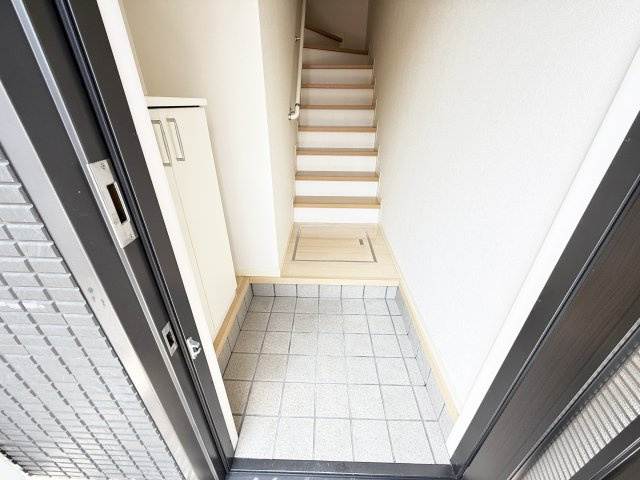 グランマスト杉井流Ⅱ A棟の玄関