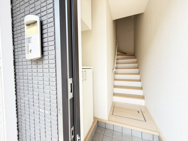 グランマスト杉井流Ⅱ A棟の玄関