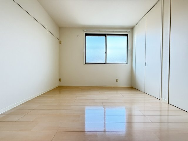 グランマスト杉井流Ⅱ A棟の洋室