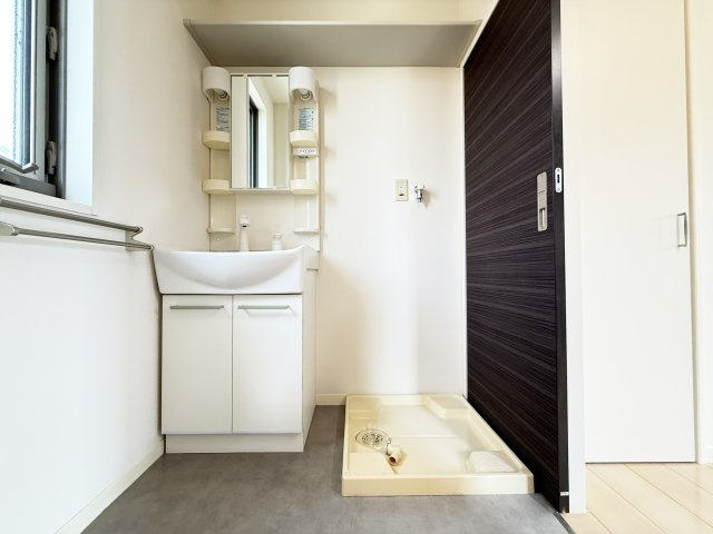 グランマスト杉井流Ⅱ A棟の独立洗面台