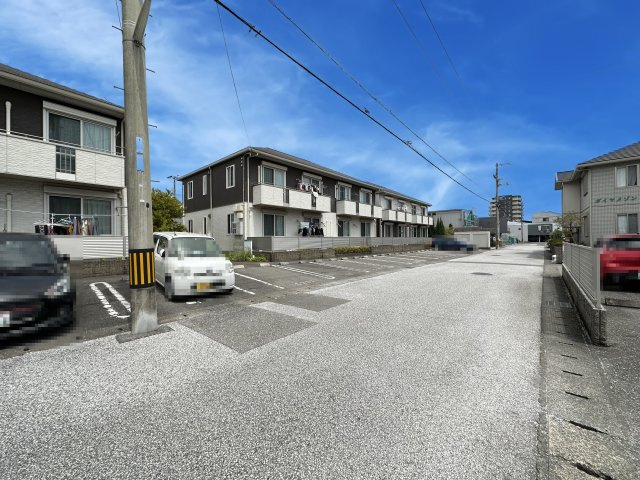 グランマスト杉井流Ⅲ C棟の駐車場