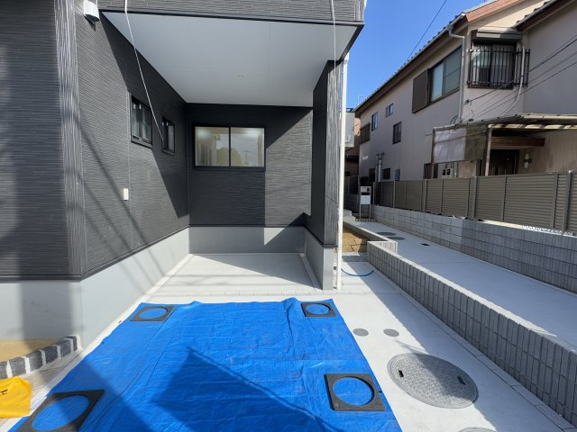 市川市曽谷３丁目新築戸建【百合台小学校：5分】の駐車場|1号棟駐車スペース