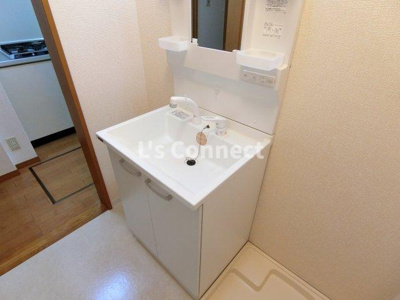 【洗面所】 | グリーンコート旭ヶ丘 | 朝の支度もスムーズな独立洗面台。