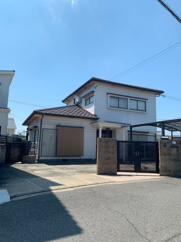 紀の川市花野　中古戸建の前面道路含む現地写真