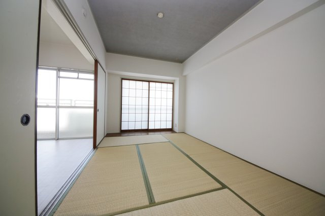 ワイズビルの和室