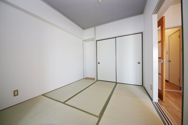 ワイズビルの和室