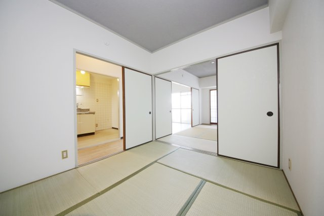 ワイズビルの和室