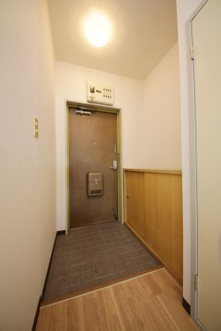 ワイズビルの玄関