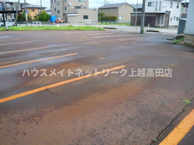 ベロウ山屋敷の駐車場|駐車場