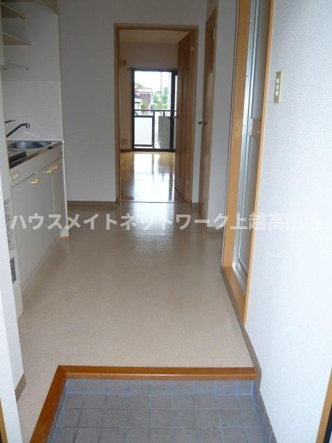 ベロウ山屋敷の玄関|玄関