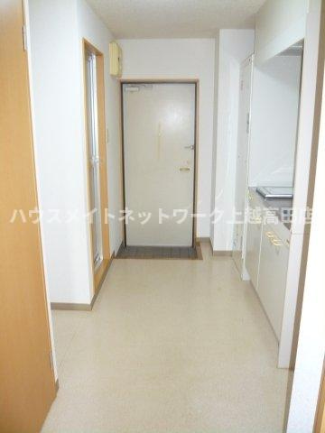 ベロウ山屋敷のキッチン|キッチン前