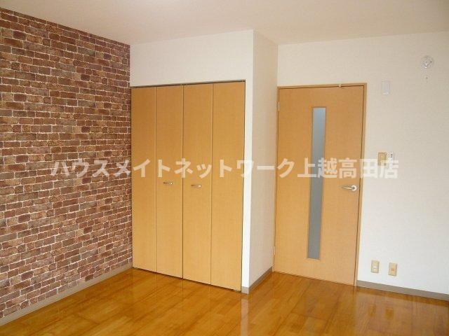 ベロウ山屋敷の洋室|洋室